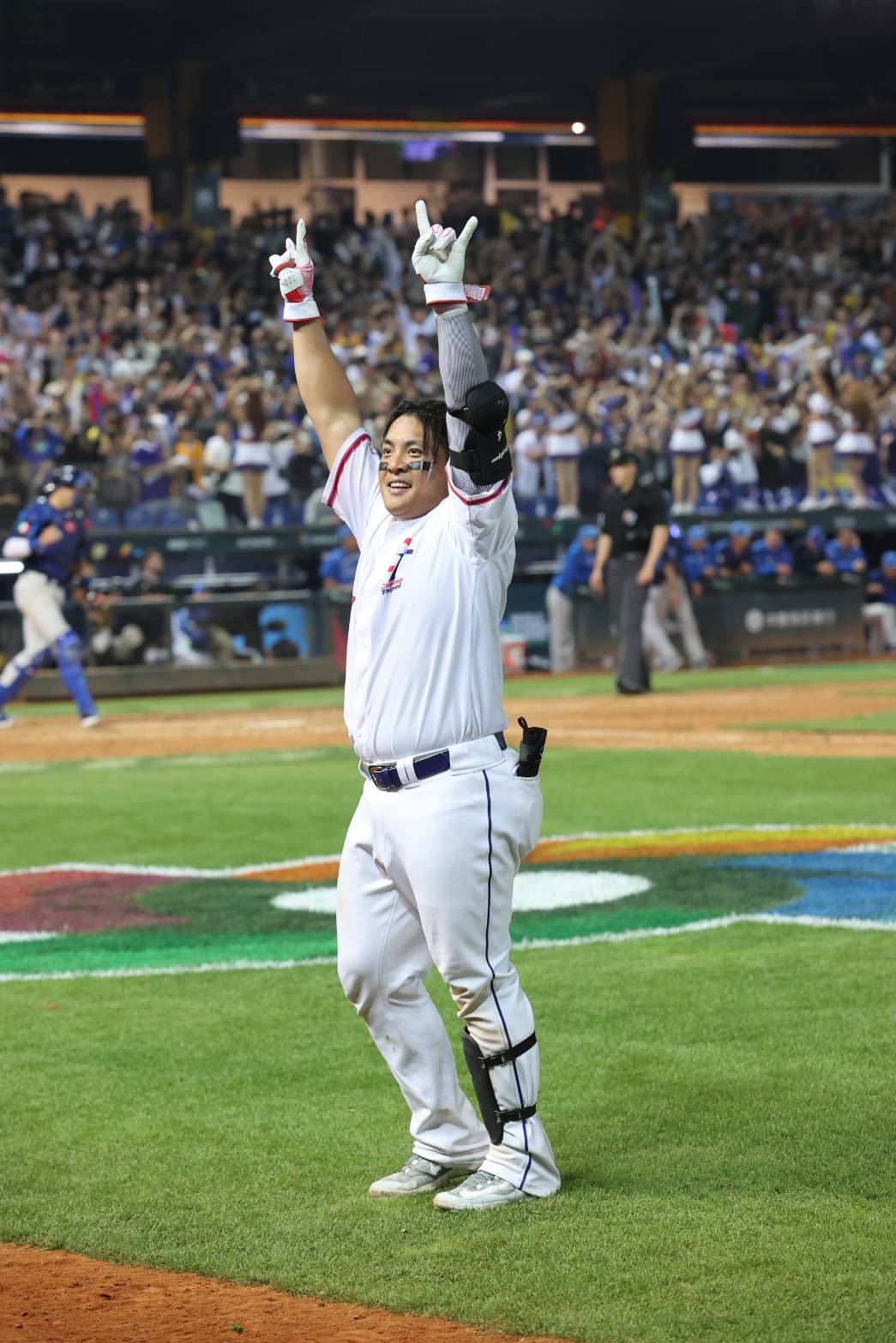 (圖)2023 World Baseball Classic opening game Chinese Taipei vs. Italy, Giljegiljaw Kungkuan blasted a 3-run homer taking Chinese Taipei to victory.